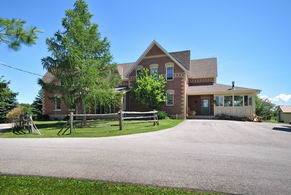 Residence - Country homes for sale and luxury real estate including horse farms and property in the Caledon and King City areas near Toronto